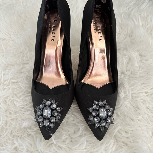 Ted Baker Brydien Embellished Pumps ,Size 39 EU (8.5-9 US) - Picture 3 of 6